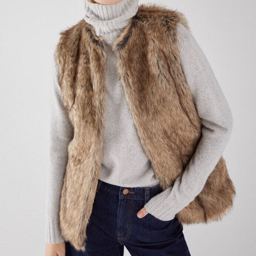 Fur Vest - Bershka