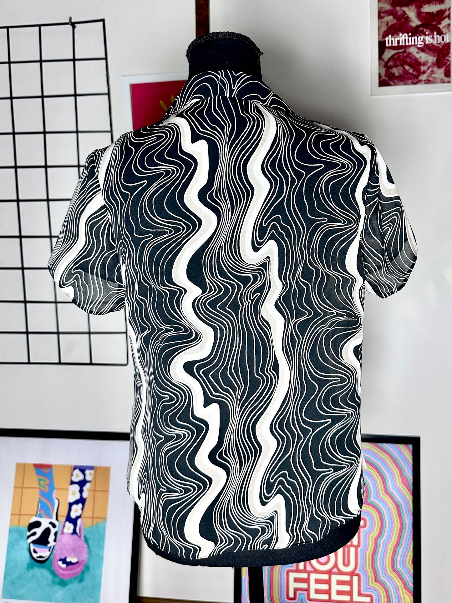 Abstract Button Up (Large)