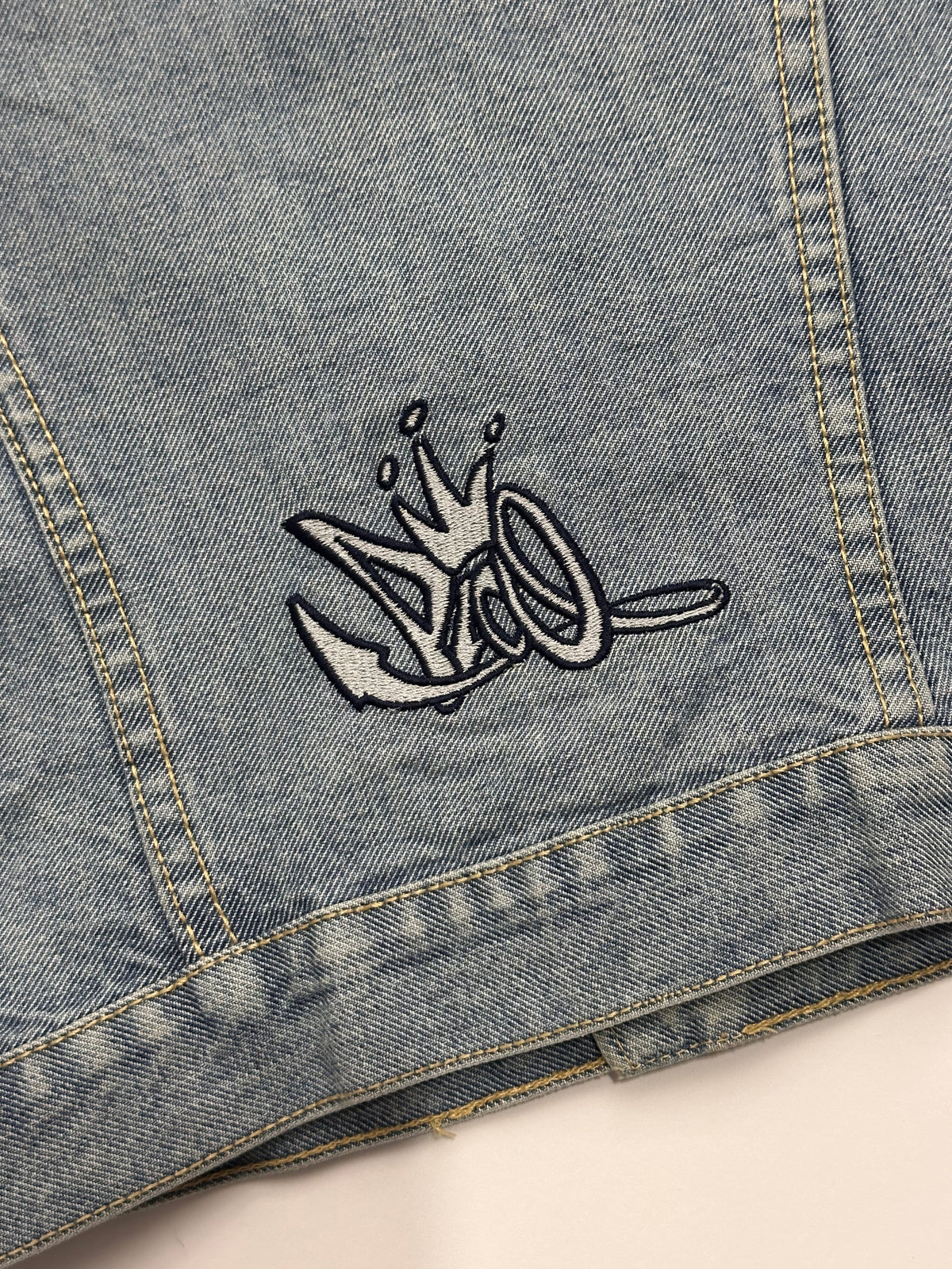 Light Wash & Printed Denim (XS)