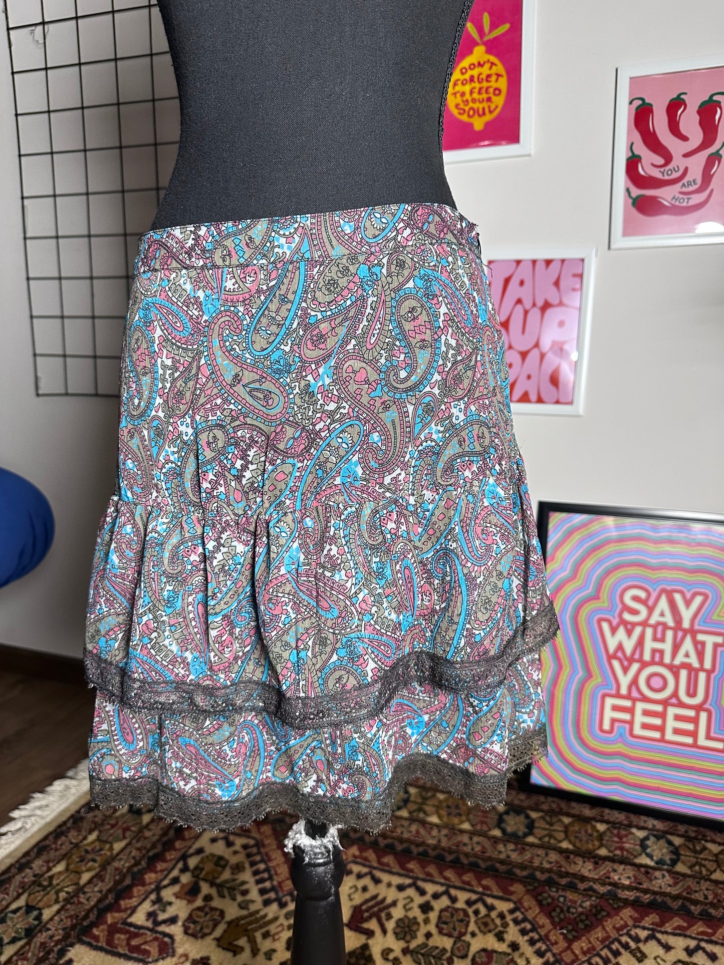 Patterned Lace Ruffle Skirt (Large)