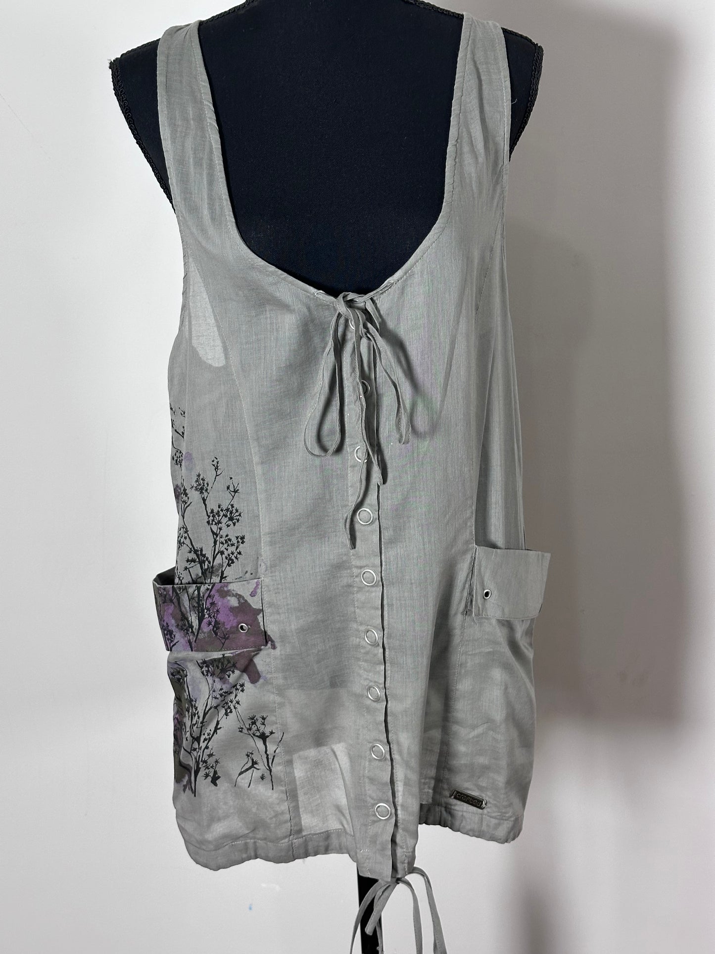 Graphic Print Asymmetric Top (M/L)