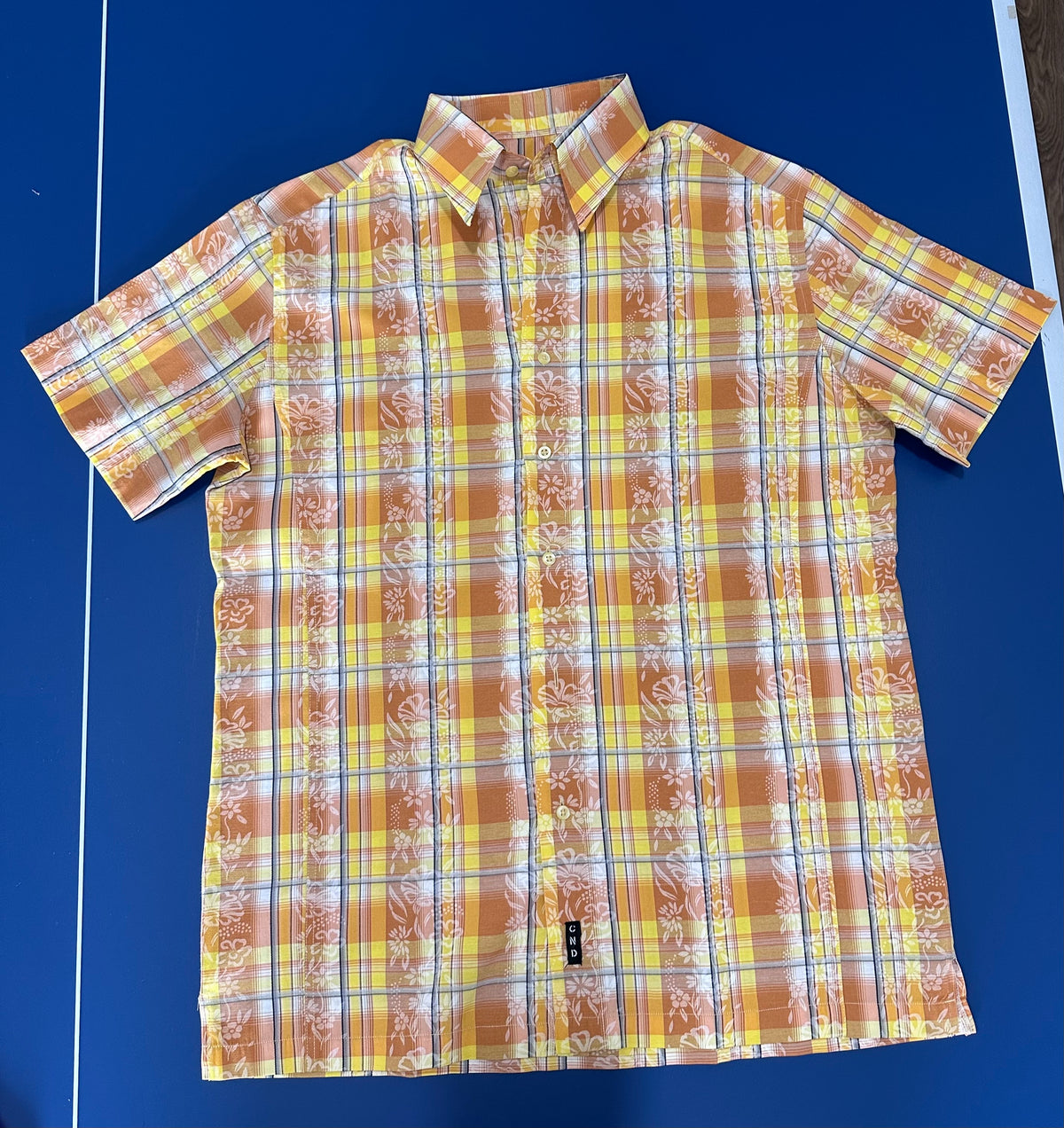 Plaid Pattern Shirt (Large)