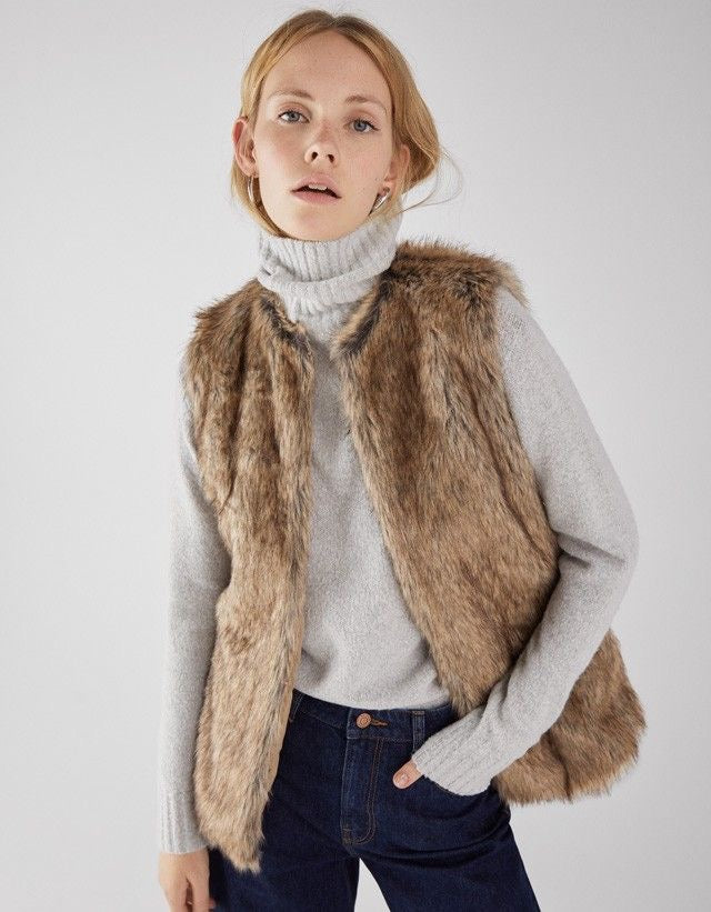 Fur Vest - Bershka