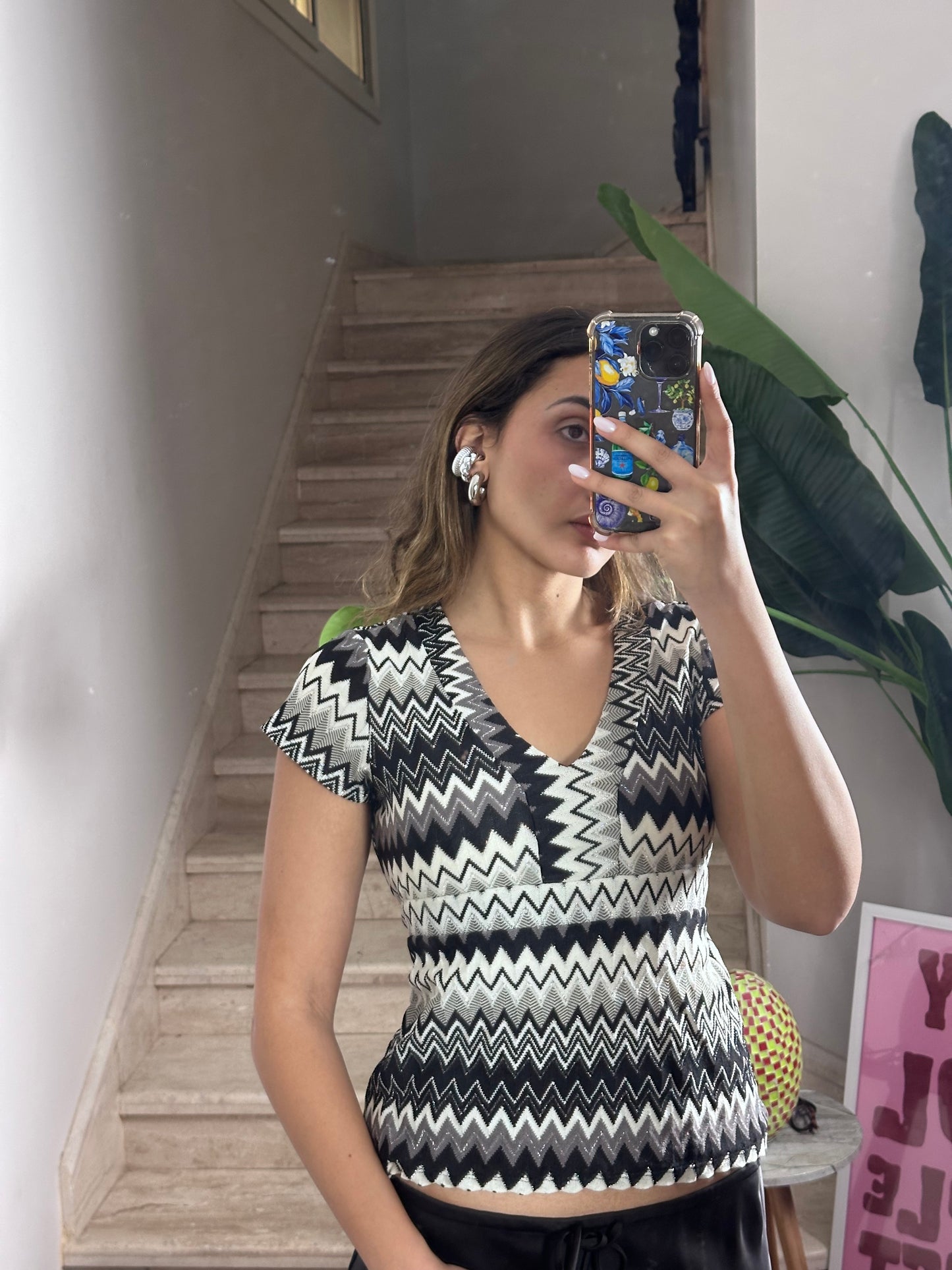 Black & White Wrap Around