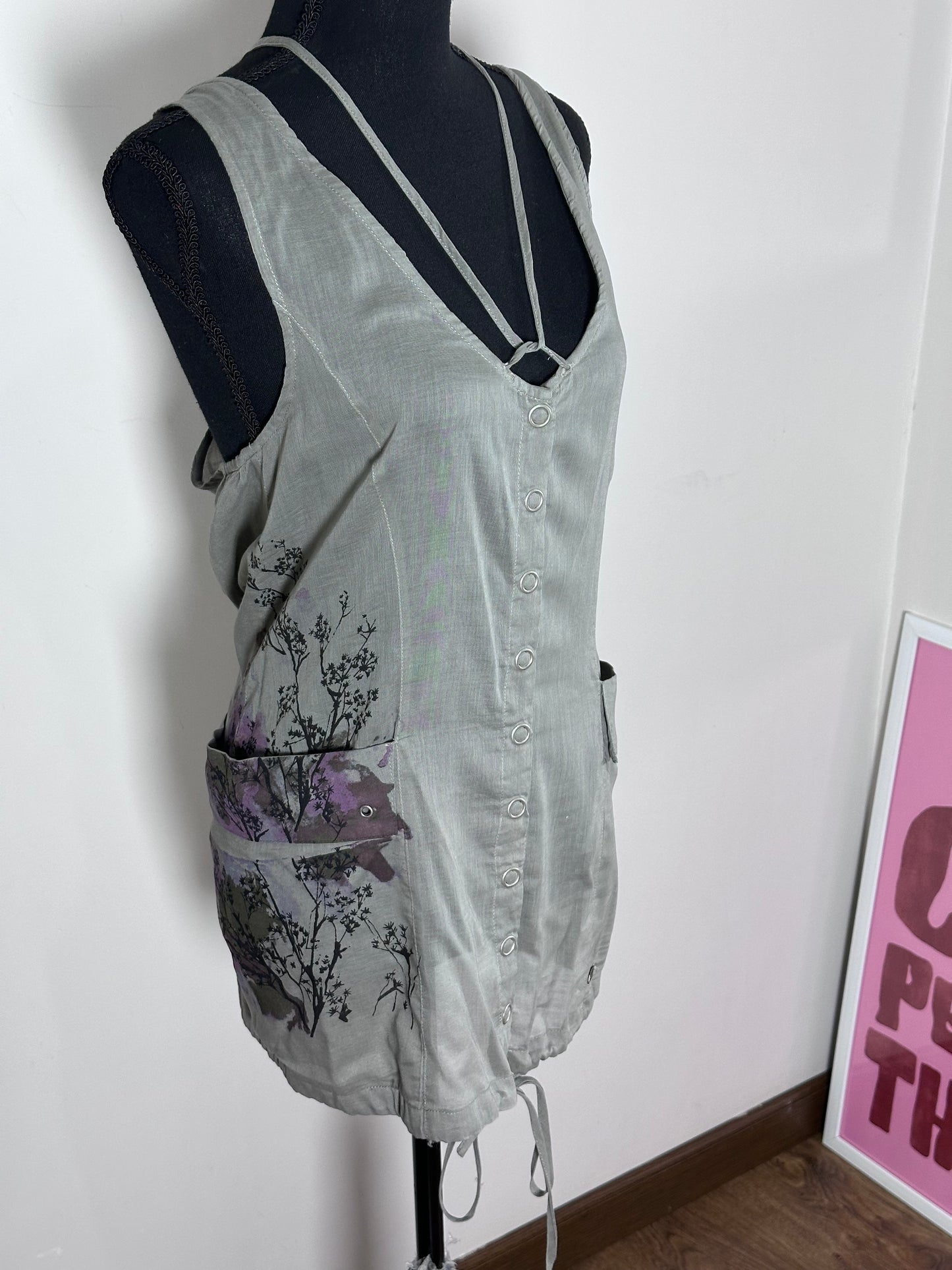 Graphic Print Asymmetric Top (M/L)