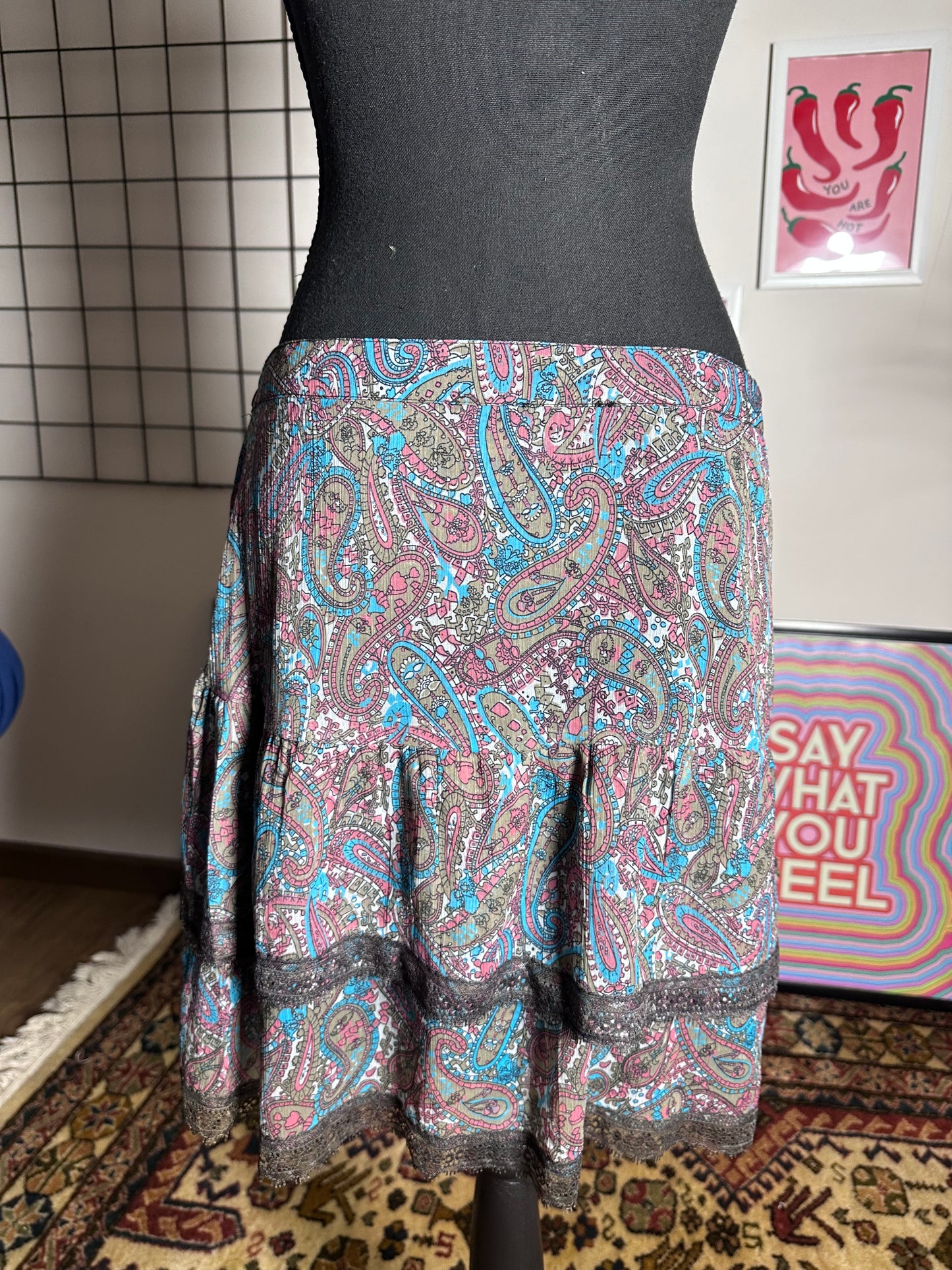 Patterned Lace Ruffle Skirt (Large)